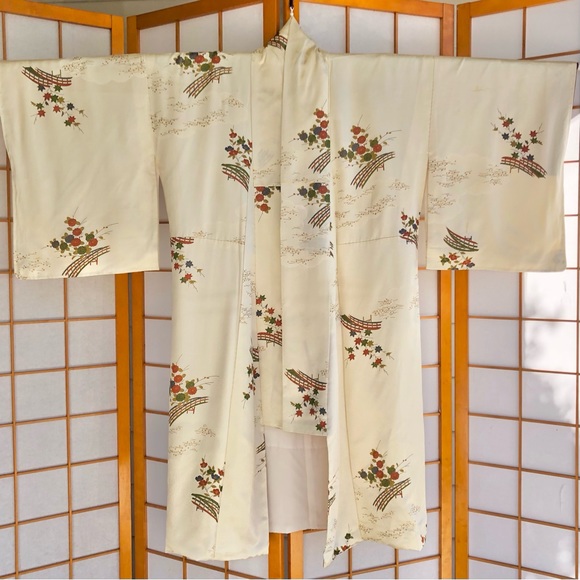 Vintage Silk Cropped Kimono Jacket Robe in Cream - Picture 3 of 13